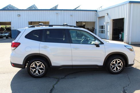 Used 2019 Subaru Forester Premium w/ All-Weather Package image 2