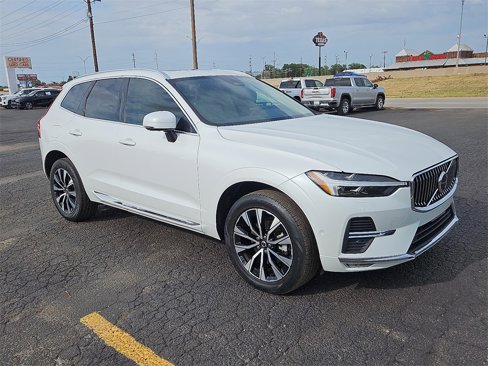 Used 2023 Volvo XC60 B5 Plus w/ Climate Package image 10