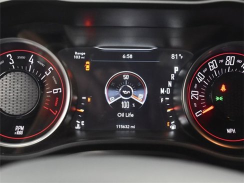 Used 2019 Dodge Challenger SXT image 12