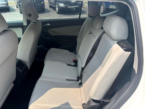 Used 2020 Volkswagen Tiguan S image 31