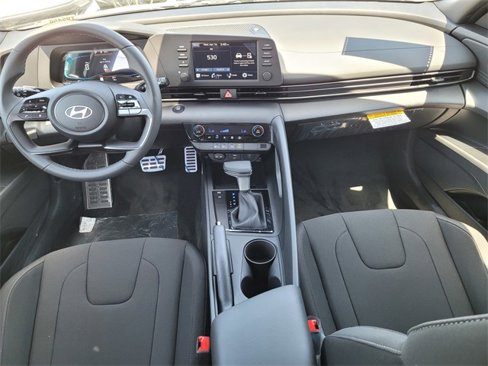 New 2025 Hyundai Elantra Sport image 11