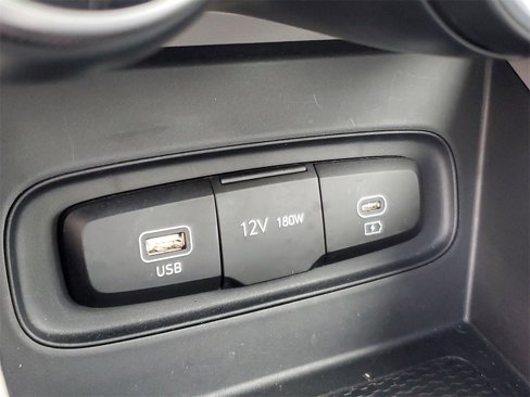 Certified 2023 Hyundai Venue SEL image 23