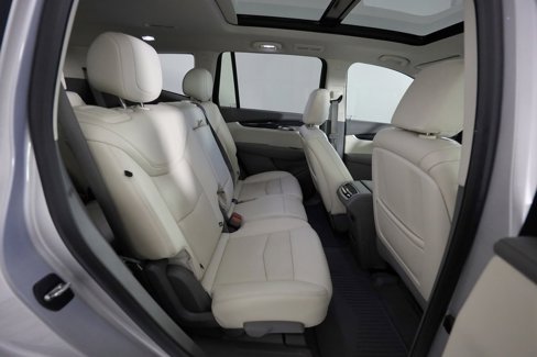 Used 2020 Cadillac XT6 Premium Luxury image 13