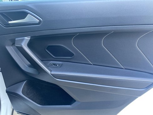 Certified 2022 Volkswagen Tiguan SE image 27