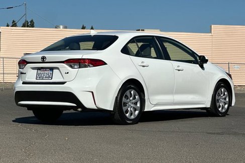 Used 2022 Toyota Corolla LE image 5