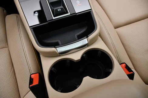 Used 2023 Porsche Macan Turbo image 34