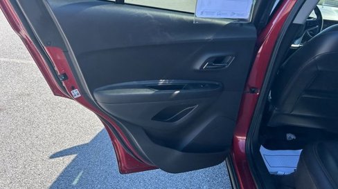 Used 2019 Chevrolet Trax LT w/ LT Convenience Package image 33