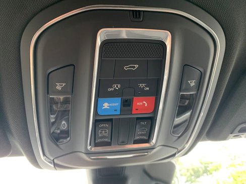 New 2025 Jeep Grand Cherokee Laredo X w/ Luxury Tech Group I image 24