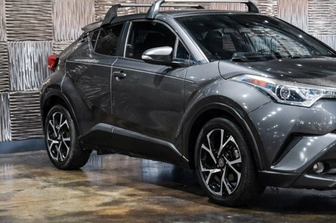 Used 2018 Toyota C-HR XLE image 5