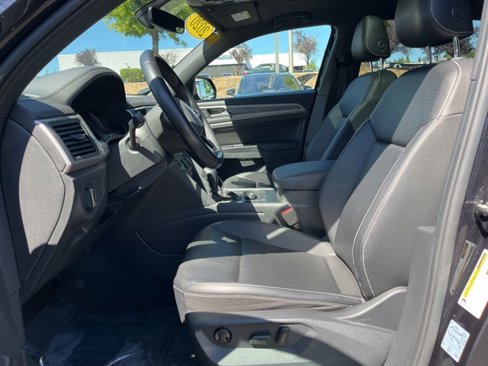 Used 2020 Volkswagen Atlas Cross Sport SE w/ Panoramic Sunroof Package image 10
