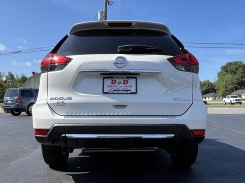 Used 2018 Nissan Rogue SV image 23