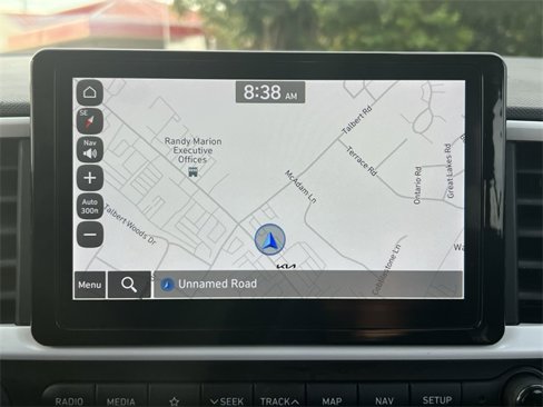 Used 2022 Hyundai Venue Limited image 18