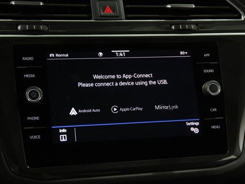 Used 2023 Volkswagen Tiguan SE w/ Panoramic Sunroof Package image 13