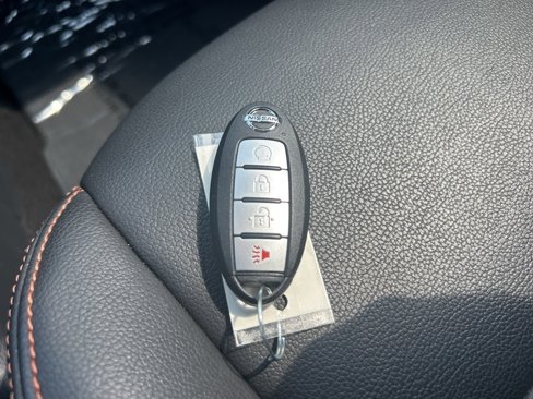 Used 2018 Nissan Kicks SR image 28