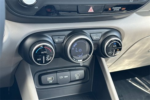 New 2025 Hyundai Venue SEL image 16