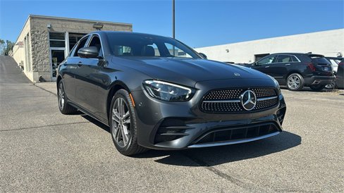 Certified 2022 Mercedes-Benz E 350 4MATIC Sedan image 2