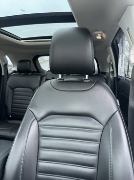 Used 2021 Ford Edge SEL w/ Convenience Package image 17