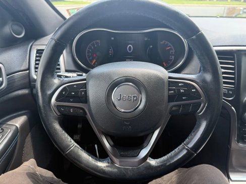 Used 2019 Jeep Grand Cherokee Laredo image 13