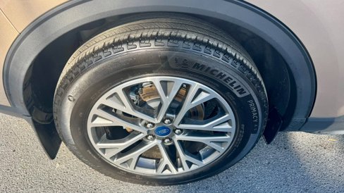 Certified 2020 Ford Escape SEL image 5