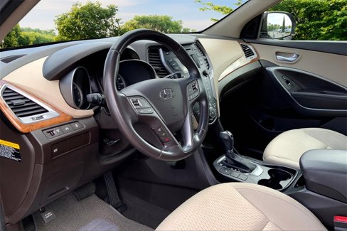 Used 2014 Hyundai Santa Fe GLS image 16