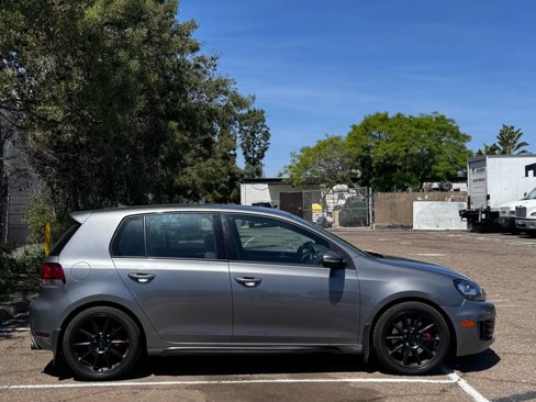 Used 2011 Volkswagen Golf 4-Door image 8
