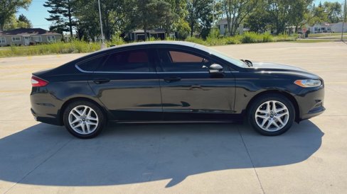 Used 2015 Ford Fusion SE image 9