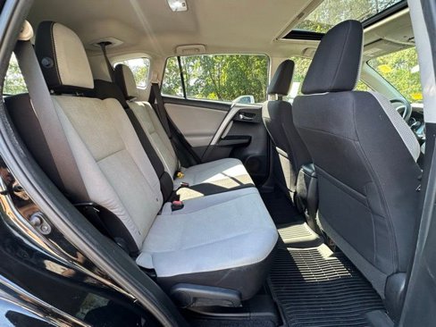 Used 2017 Toyota RAV4 XLE image 32