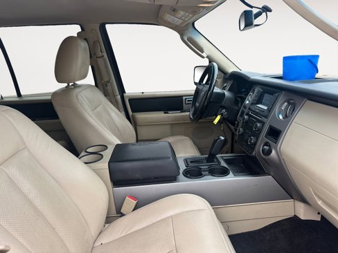 Used 2015 Ford Expedition XLT image 15