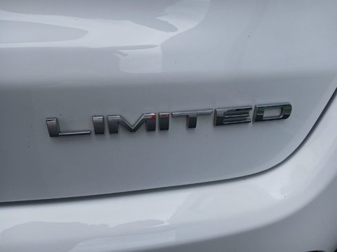 Used 2024 Jeep Compass Limited image 29