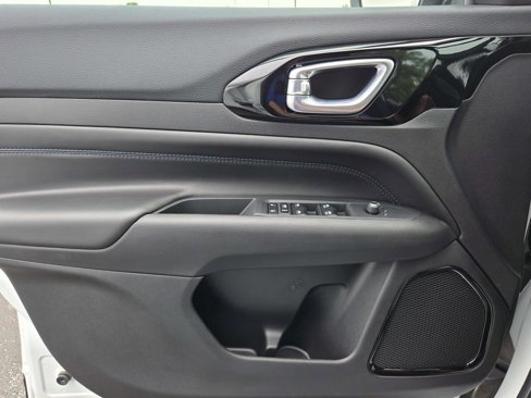 New 2025 Jeep Compass Latitude w/ Altitude Special Edition image 29