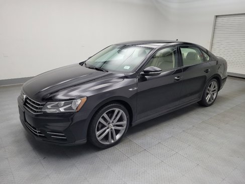 Used 2018 Volkswagen Passat 2.0T R-Line image 2