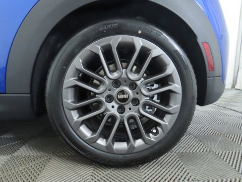 Certified 2025 MINI Cooper 2-Door Hardtop image 30