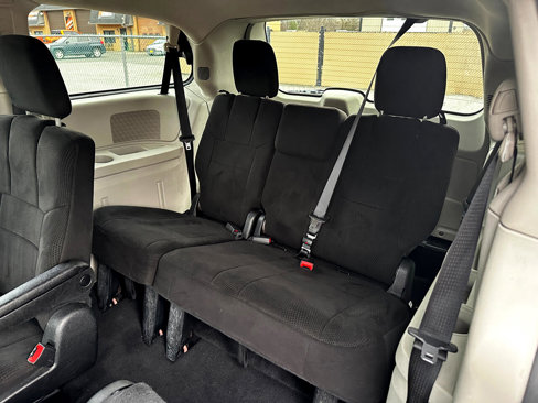 Used 2012 Dodge Grand Caravan SE image 11