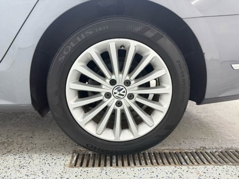 Used 2017 Volkswagen Passat 1.8T SE image 33