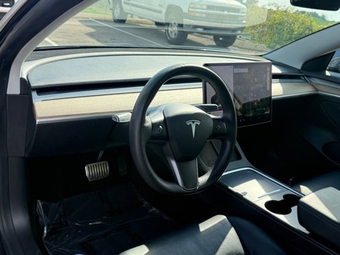 Used 2021 Tesla Model 3 Standard Range Plus image 4