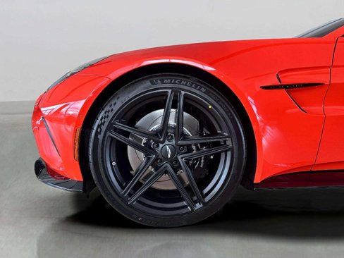 New 2025 Aston Martin V8 Vantage Coupe image 28