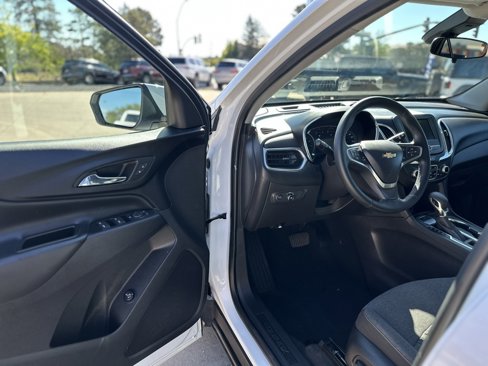 Used 2023 Chevrolet Equinox LT w/ Driver Convenience Package image 13