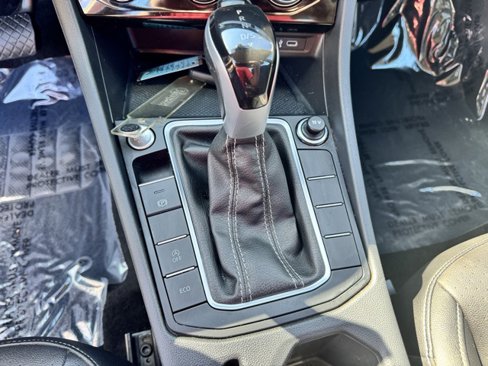 Certified 2024 Volkswagen Jetta SE image 25