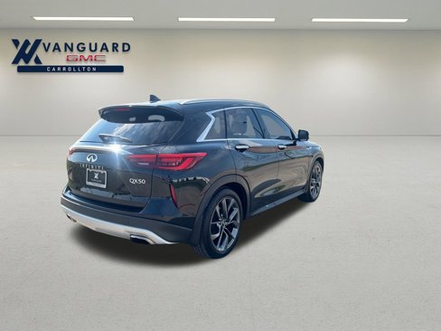 Used 2019 INFINITI QX50 Essential w/ Sensory Package image 10