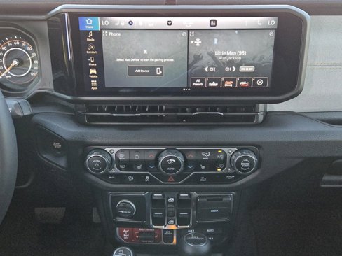 Used 2024 Jeep Gladiator Sport image 15