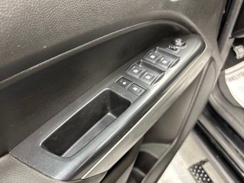 Used 2018 Chevrolet Colorado ZR2 image 11