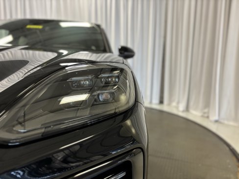 New 2026 Porsche Cayenne Coupe image 38