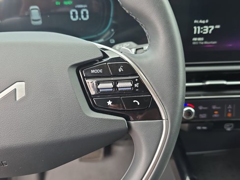 Used 2023 Kia Niro EX image 20
