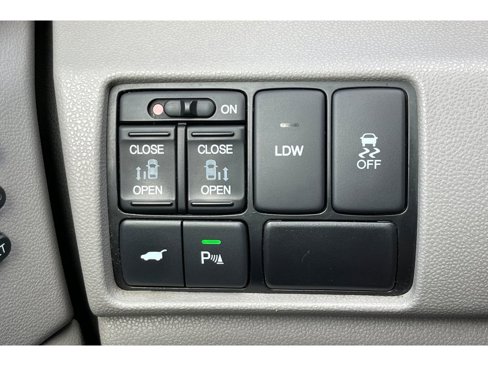 Used 2016 Honda Odyssey Touring Elite image 41