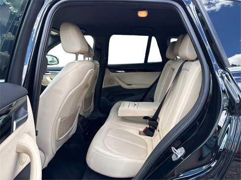 Used 2018 BMW X1 sDrive28i image 11