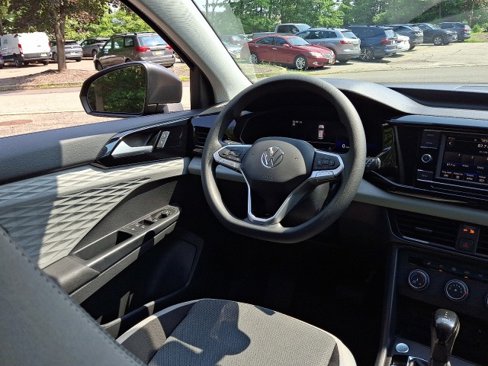 Certified 2022 Volkswagen Taos S image 14