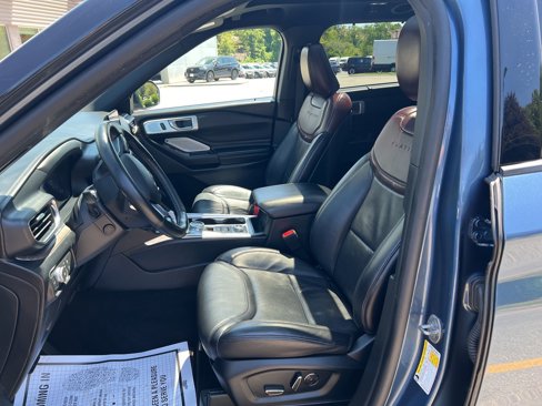 Used 2020 Ford Explorer Platinum w/ Premium Technology Package image 23