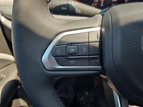 New 2025 Jeep Compass Latitude image 24