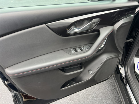 Used 2020 Chevrolet Blazer RS w/ LPO, Sport Package image 8