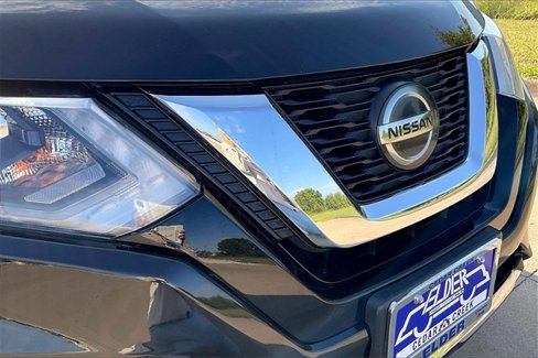 Used 2018 Nissan Rogue S image 31